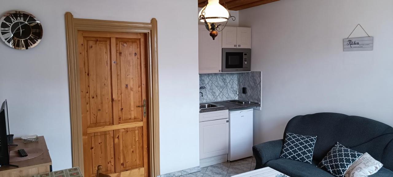 Rozsa Apartman Zalakarosアパートメント エクステリア 写真
