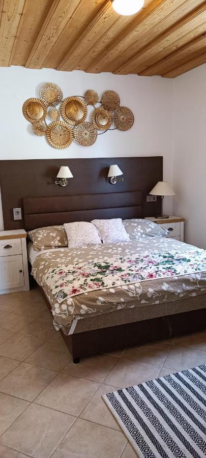 Rozsa Apartman Zalakarosアパートメント エクステリア 写真