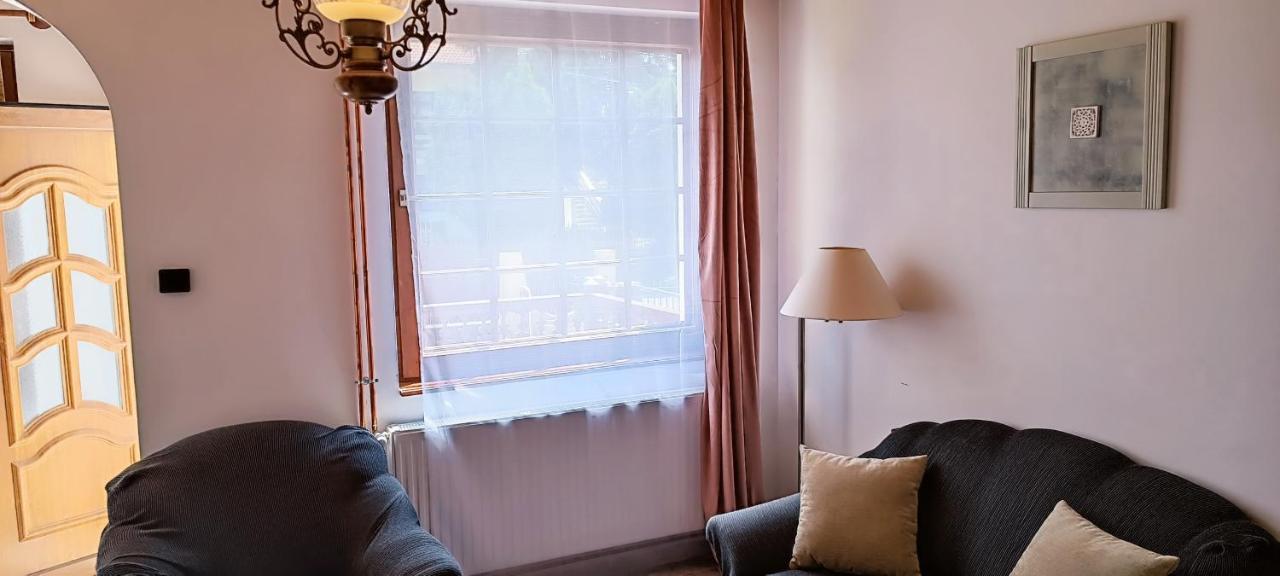 Rozsa Apartman Zalakarosアパートメント エクステリア 写真