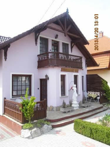 Rozsa Apartman Zalakarosアパートメント エクステリア 写真